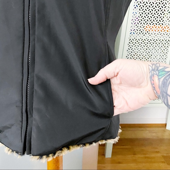 Kristen Blake Leopard Faux Fur Reversible Vest - Picture 9 of 12